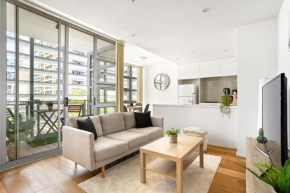 'Sussex Suite' Sunny City Living by Darling Harbour, Sydney